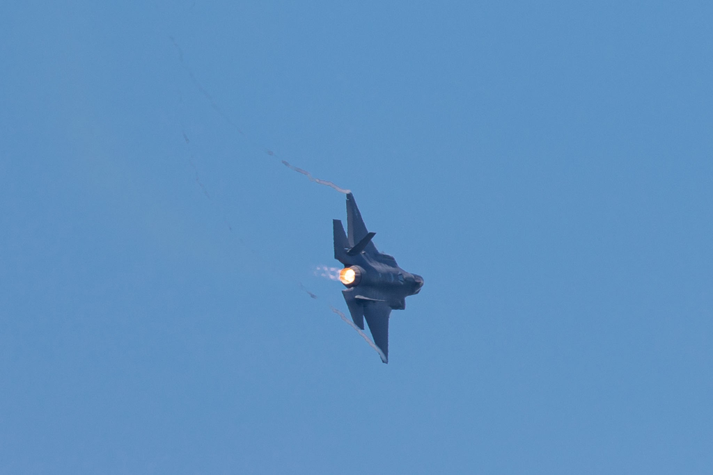 What Happens When a Fighter Jet Goes Supersonic (The Science of Sonic Booms)